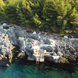  Campo de lujo Pine Side Camp